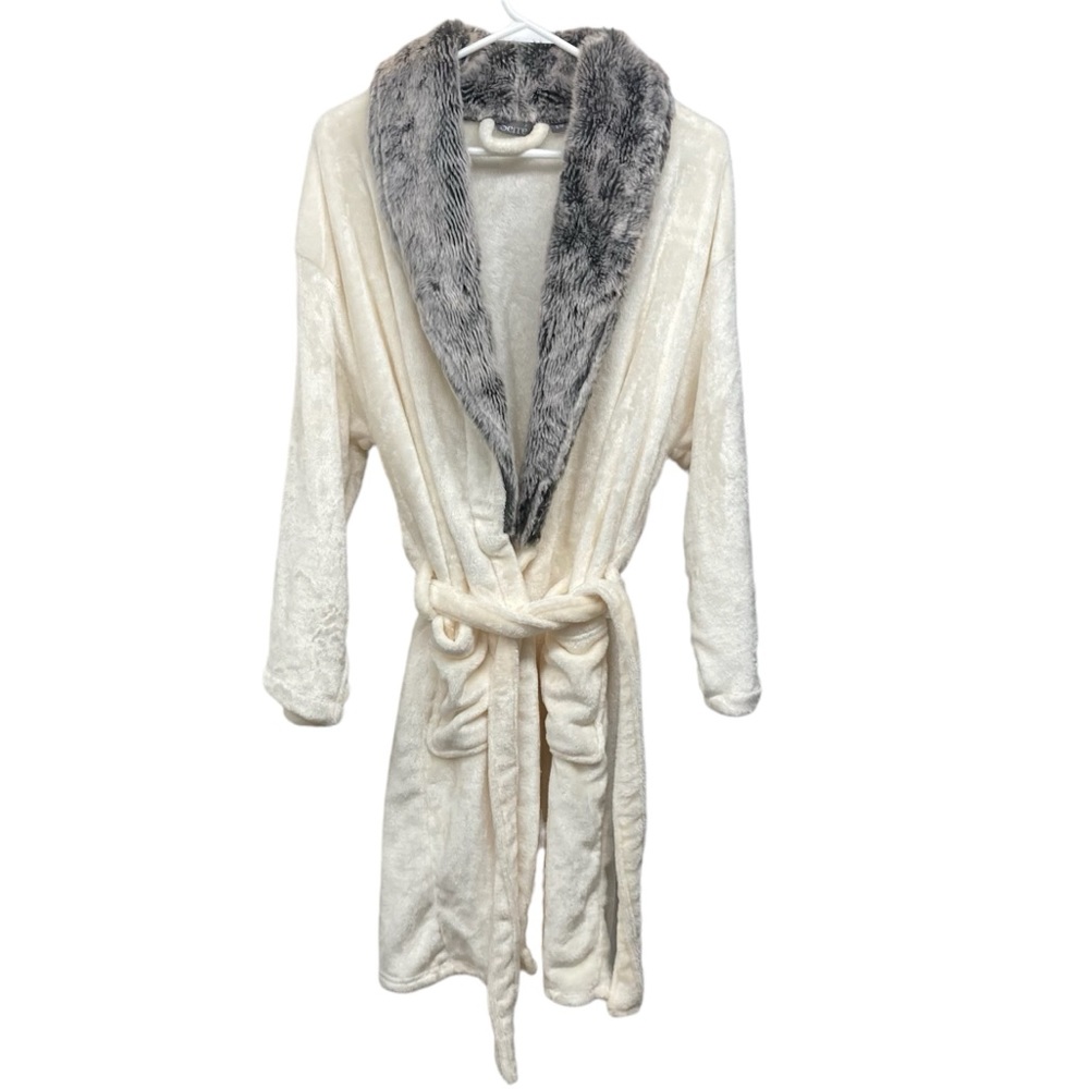 Serré Bathrobe S/M Ivory Luxurious Plush with Platinum Faux Fur Shawl Collar